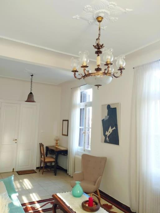 Calliope'S Neoclassical Home In The Heart Of Plaka Athens Ngoại thất bức ảnh