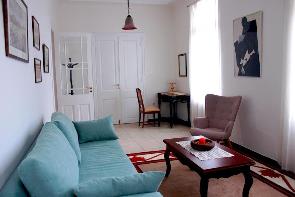 Calliope'S Neoclassical Home In The Heart Of Plaka Athens Ngoại thất bức ảnh